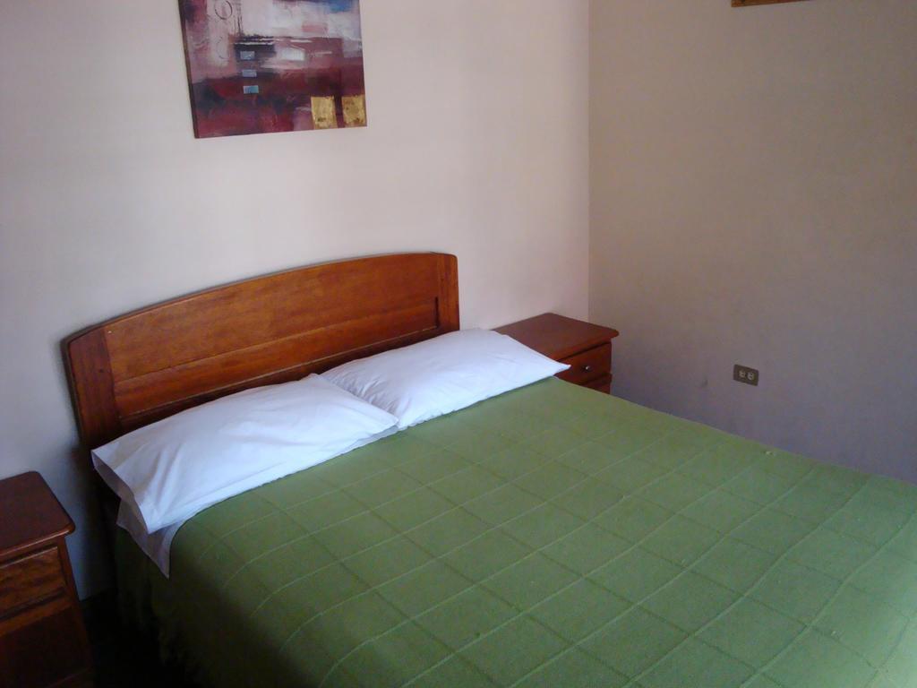 Hostal Santa Maria Gracia Кіто Номер фото